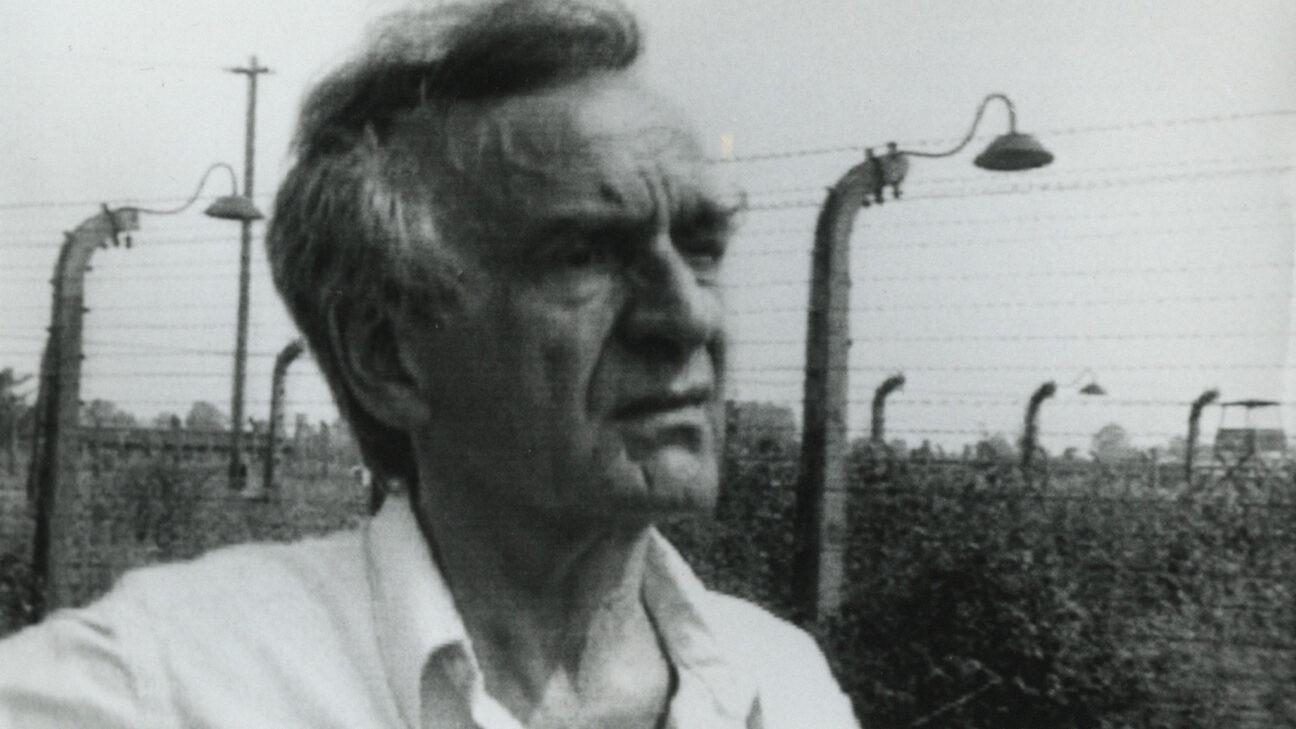 Elie Wiesel Goes Home