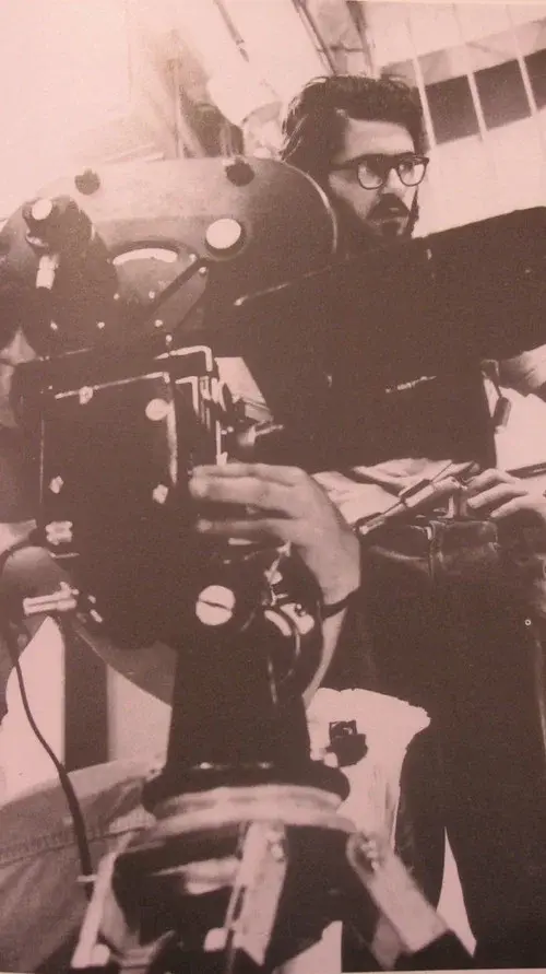 In girum imus nocte et consumimur igni: filmbiografĂa de Antonio Maenza